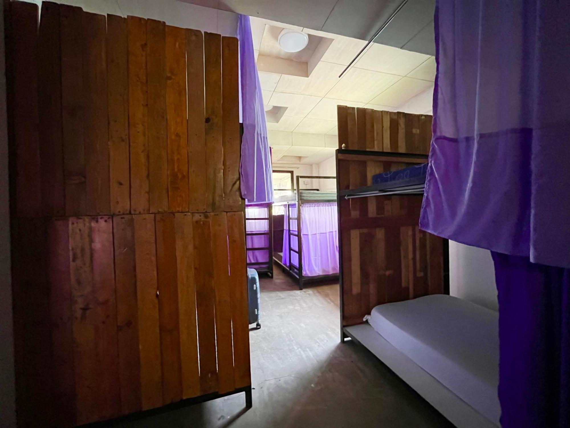 Uncharted Hostel Puerto Galera Eksteriør billede