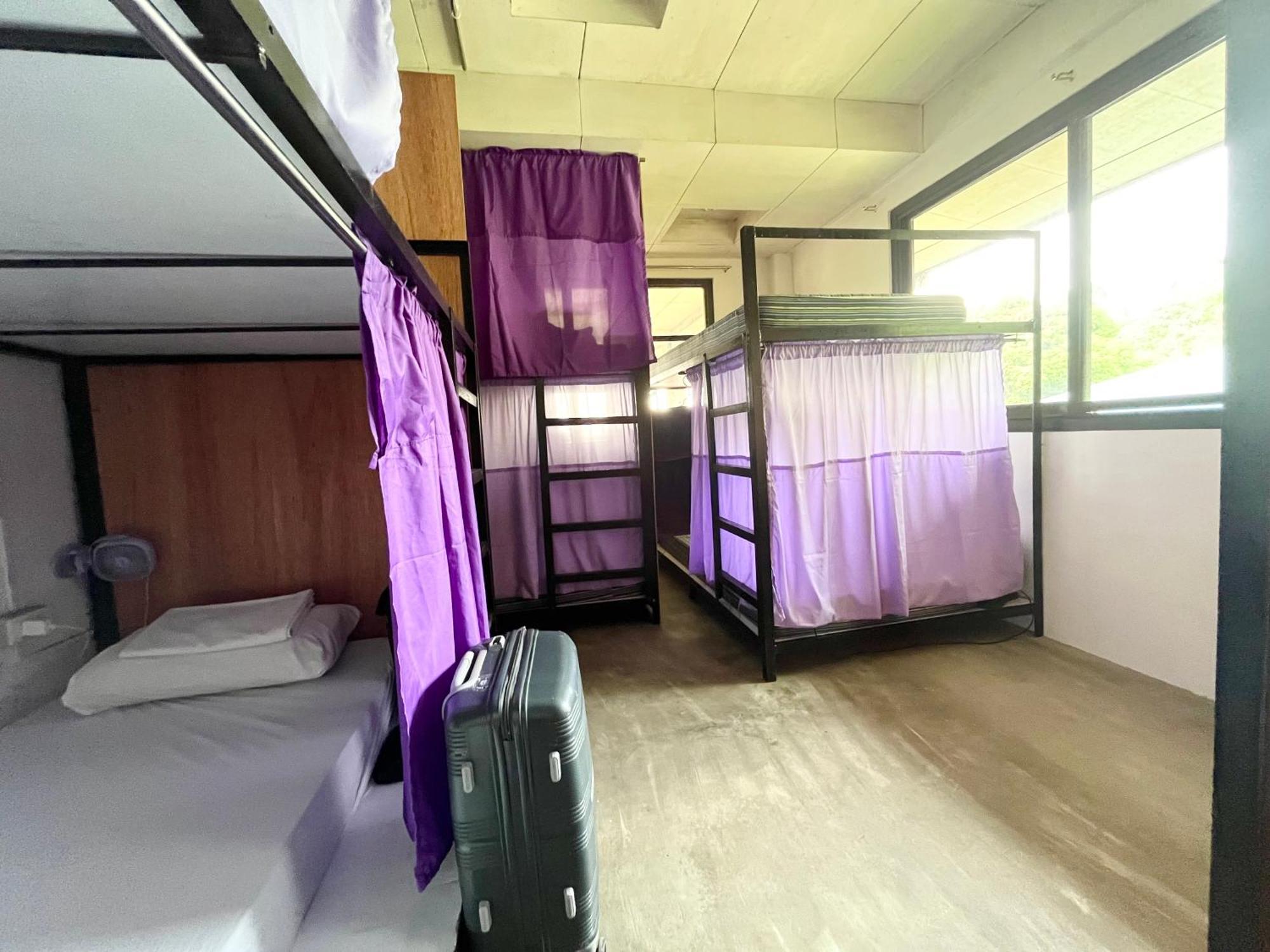 Uncharted Hostel Puerto Galera Eksteriør billede