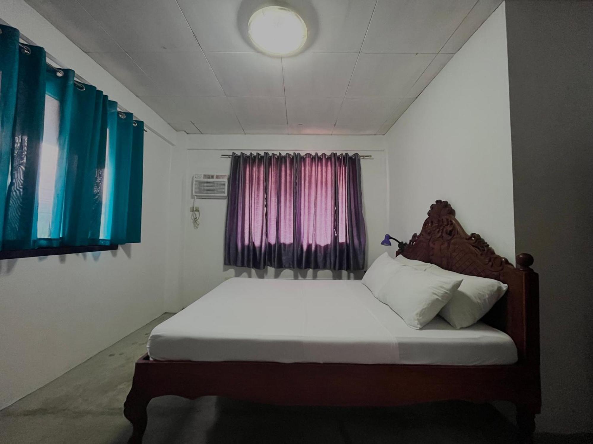 Uncharted Hostel Puerto Galera Eksteriør billede